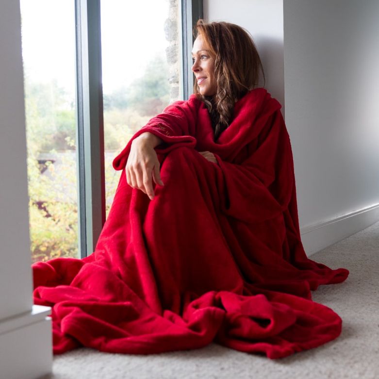Snug-Rug Deluxe Blanket with Sleeves (Red)